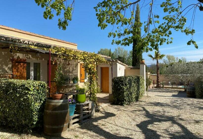 Bed & Breakfast Les Célestins Studios Indépendants