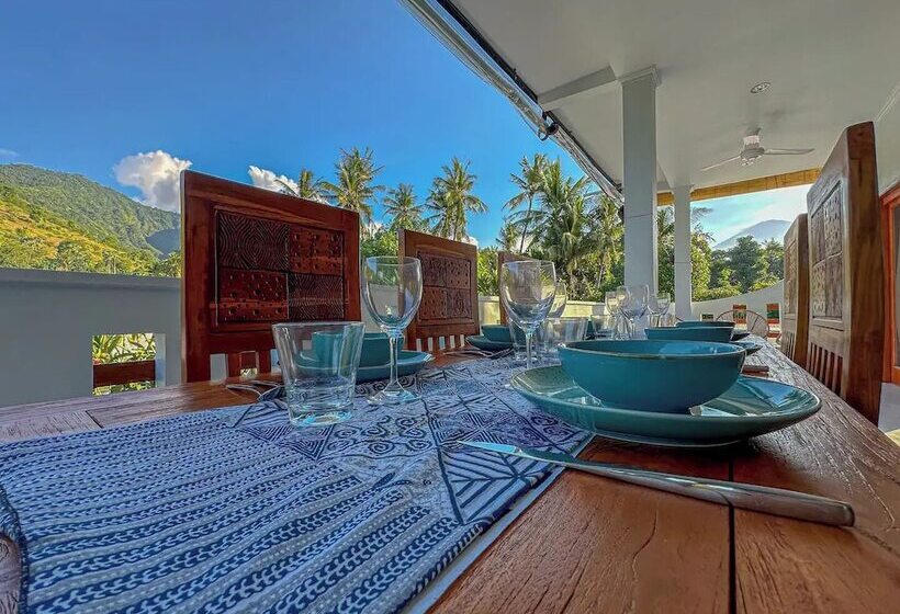 تختخواب و صبحانه Rumah Diyah