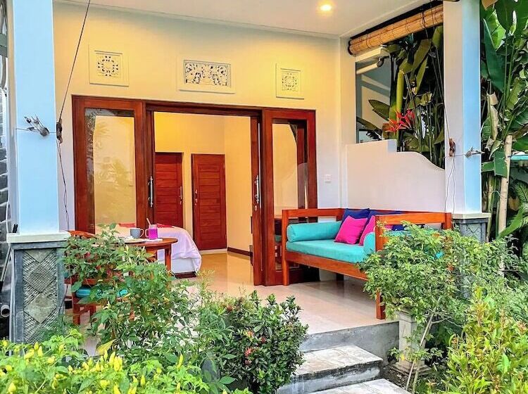 تختخواب و صبحانه Rumah Diyah