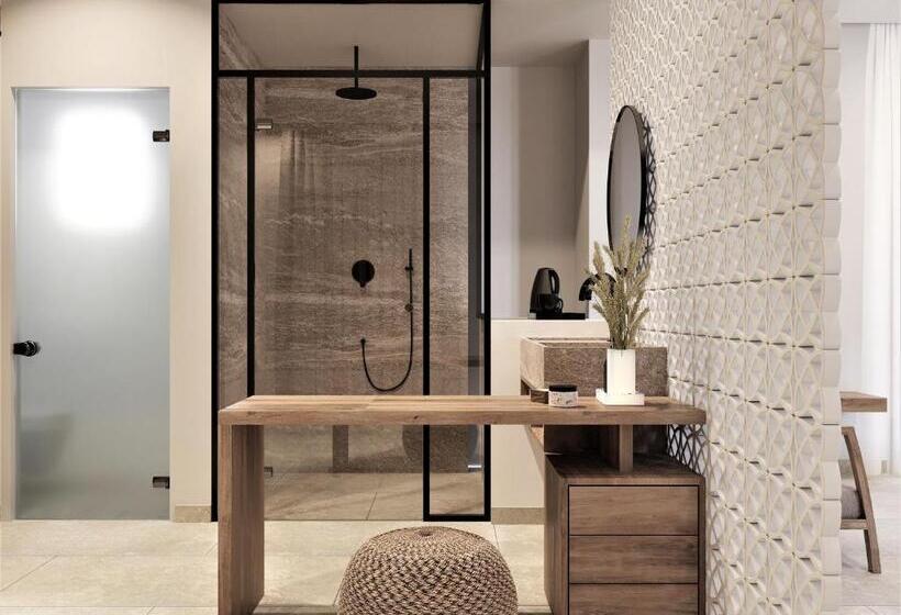 تختخواب و صبحانه F Charm All Suites   Adults Only