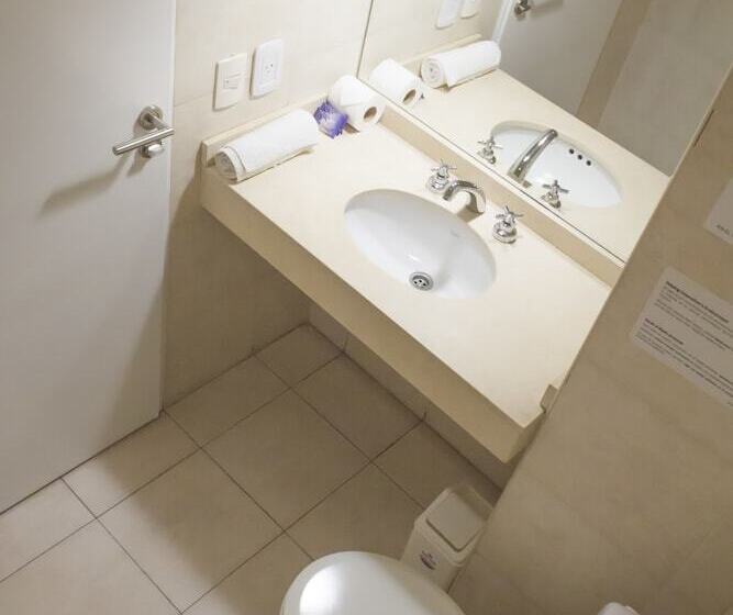 هتل Circus Hostel