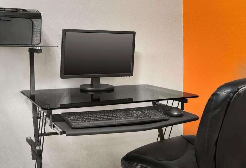 هتل Howard Johnson By Wyndham Appleton