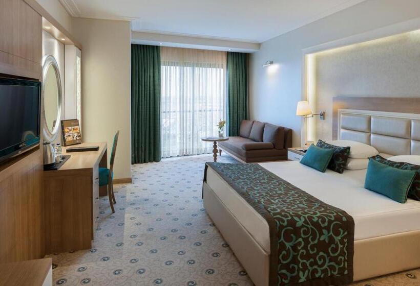 فندق Ng Afyon Wellness & Convention