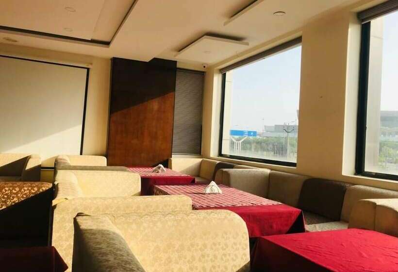 هتل Eurasia Mohali Airport