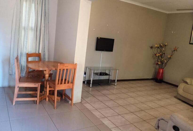 مبيت وإفطار Lux Contractors Accommodation