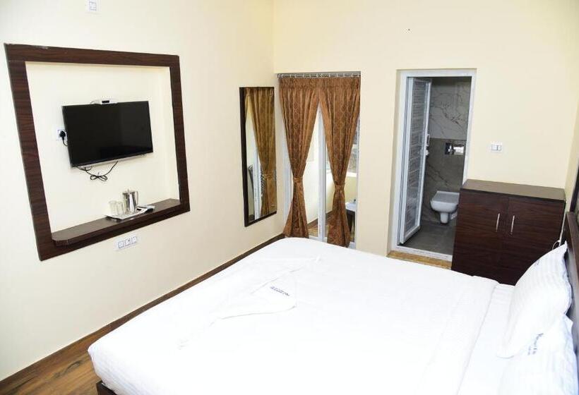 هتل R Inn Yercaud