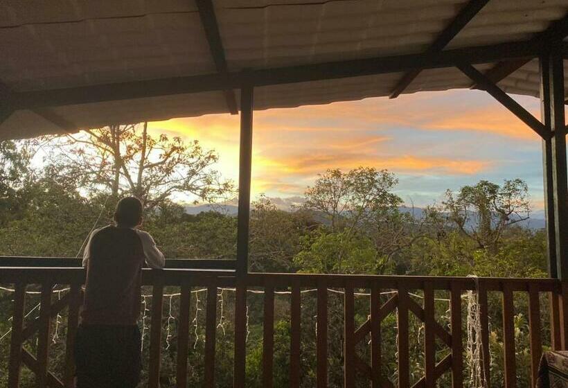 پانسیون Casa Waka Marú