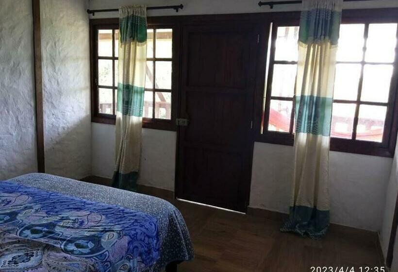 پانسیون Casa Waka Marú