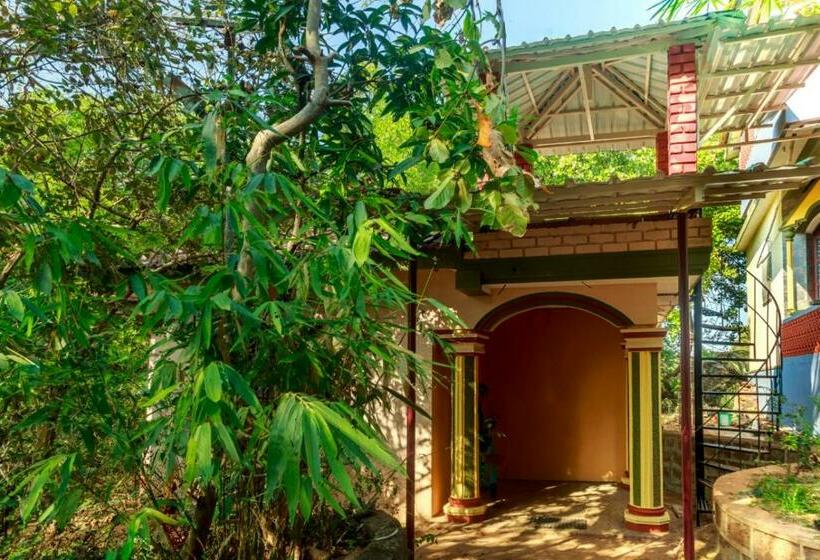 Hostel Nature Inn Cottages
