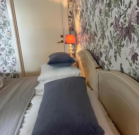 مبيت وإفطار Herrgårds Hotell Gyllene Hästen