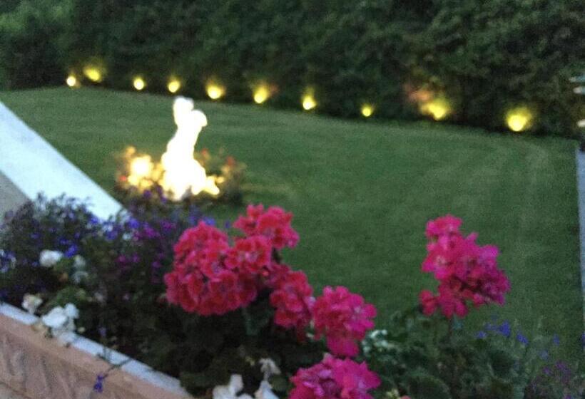 مبيت وإفطار Herrgårds Hotell Gyllene Hästen