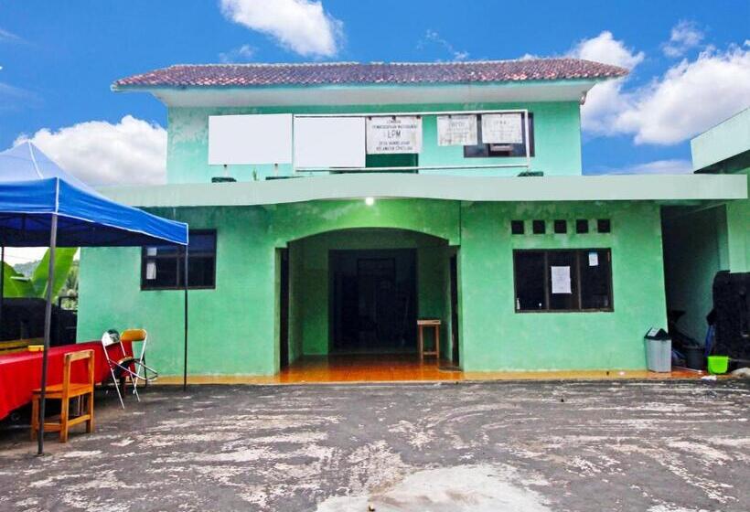 هتل Oyo Homes 91149 Desa Wisata Nangelasari