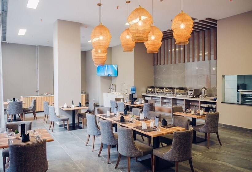 בית מלון כפרי Polana Plaza