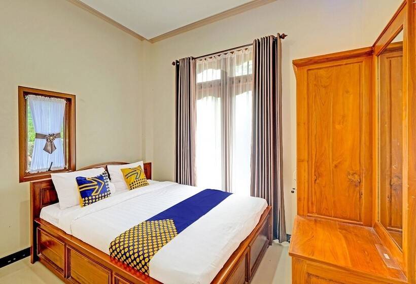 ホテル Spot On 91095 Desa Wisata Conto