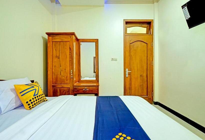 ホテル Spot On 91095 Desa Wisata Conto