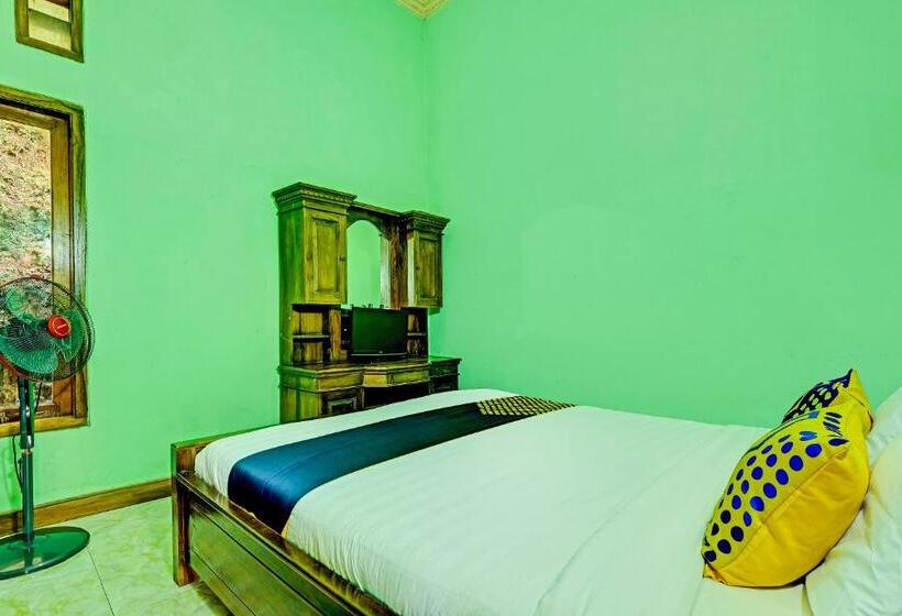 ホテル Spot On 91095 Desa Wisata Conto