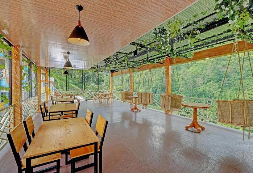 ホテル Spot On 91095 Desa Wisata Conto