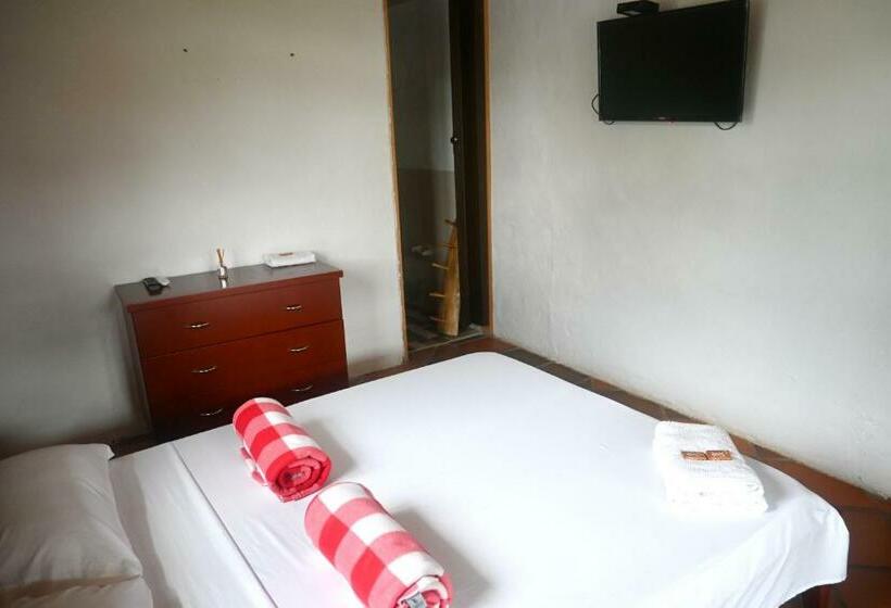 تختخواب و صبحانه Campestre Amathea