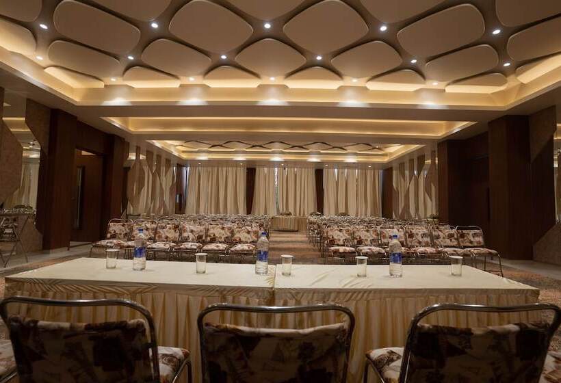 酒店 Makhan Vihar