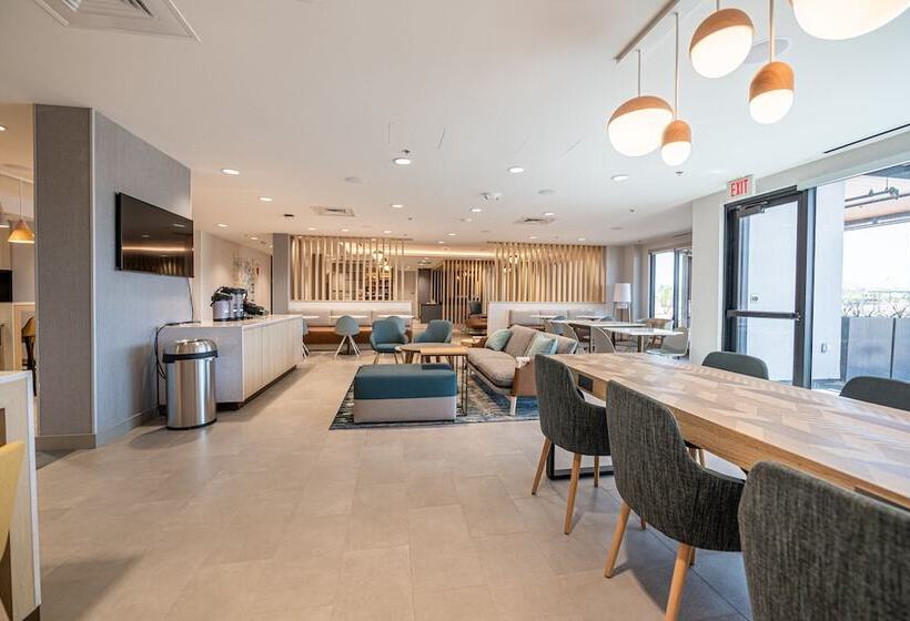 هتل Towneplace Suites By Marriott Las Vegas North I15