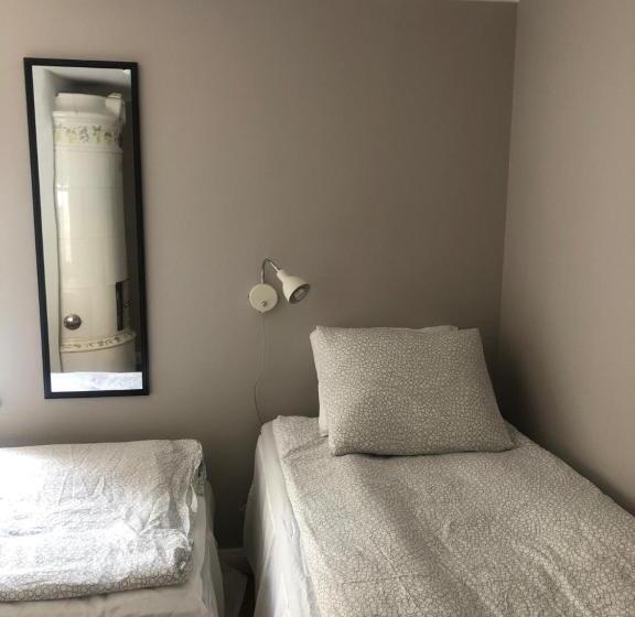 هاستل ångbåten   New Buildt Double Rooms In The Center Of Gränna With Separate Entrance