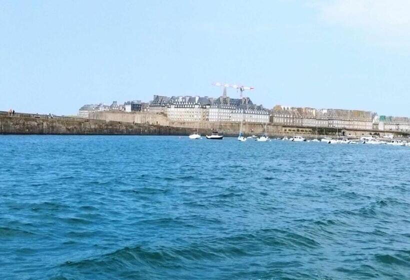 مبيت وإفطار La Menardière L Appart