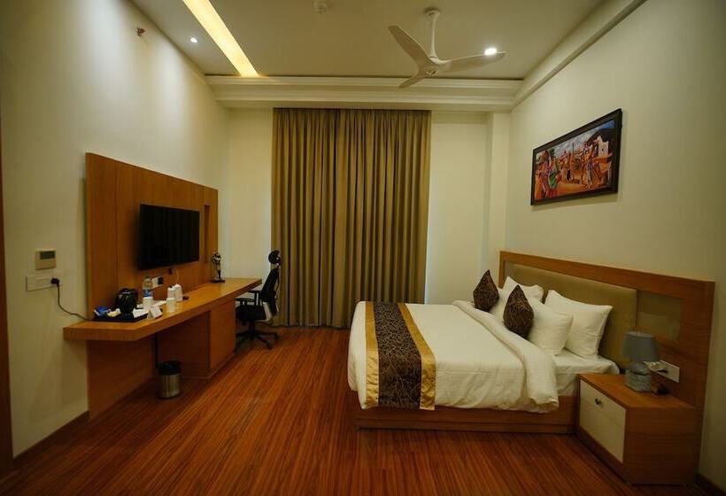 ホテル Clarks Inn Aligarh