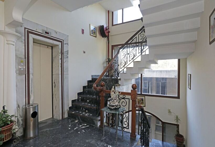 酒店 Capital O 12075  Regalia Retreat