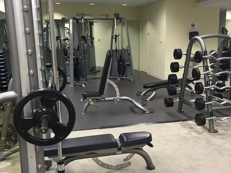 בית מלון כפרי Concord By Executive Apartments