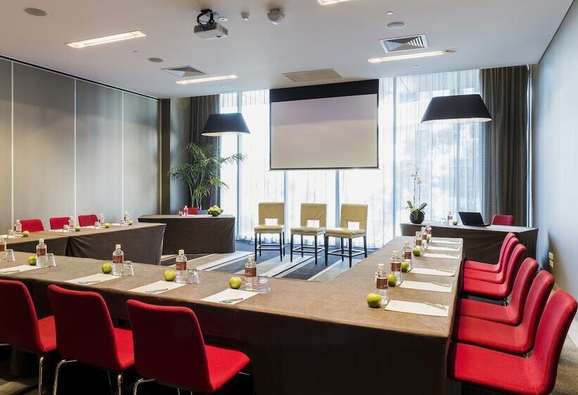 هتل Fraser Suites Perth