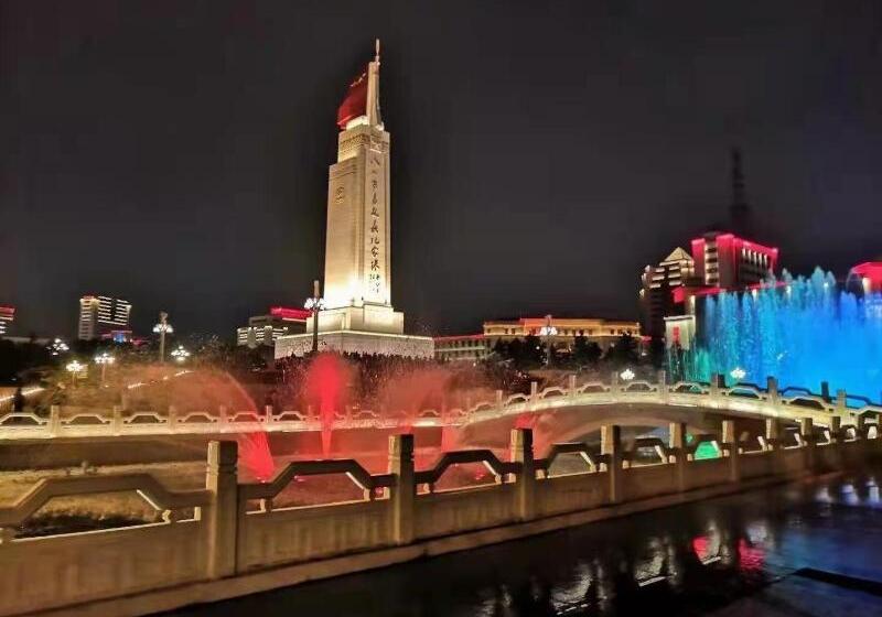 בית מלון כפרי Hanting  Nanchang Bayi Square