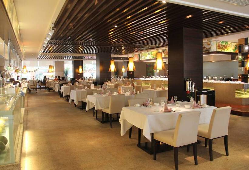 فندق Ramada Plaza Weifang