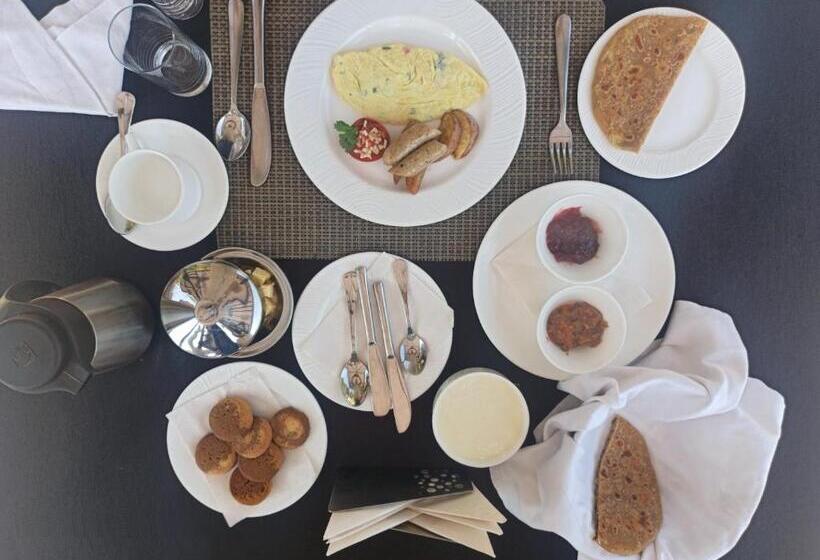 בית מלון כפרי Golden Tulip Srinagar