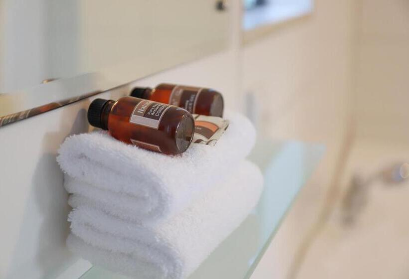 مُتل Airport Manor Inn