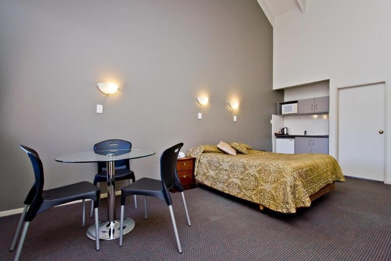 مُتل Airport Manor Inn