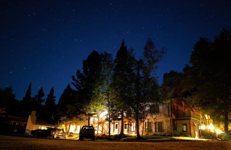 호스텔 Thomsonite Inn On Lake Superior
