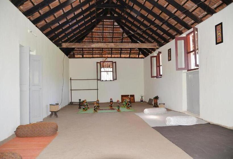 ベッドアンドブレックファースト Sardar Bahadur S Heritage Bungalow Estate Stay