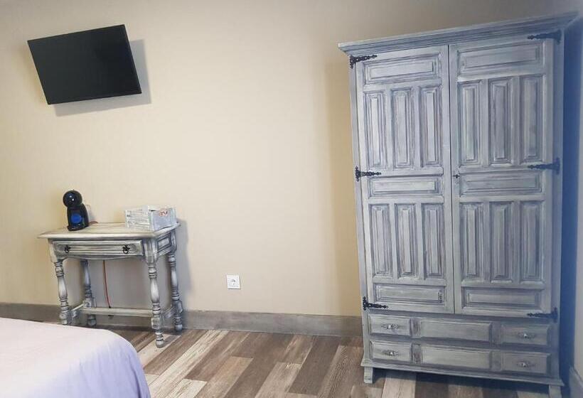 پانسیون Hostal Pabellón