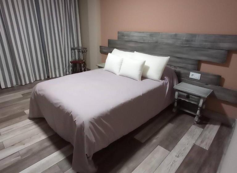 پانسیون Hostal Pabellón