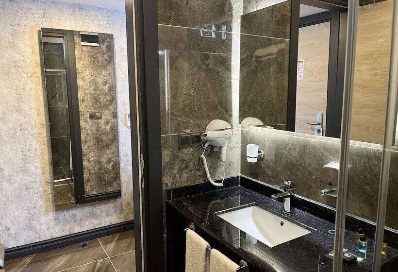 Avni Bey Otel