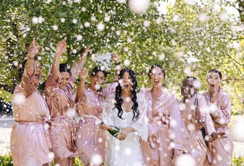 בית מלון כפרי Farm Stay Maple Cottage At Wilindi Estate