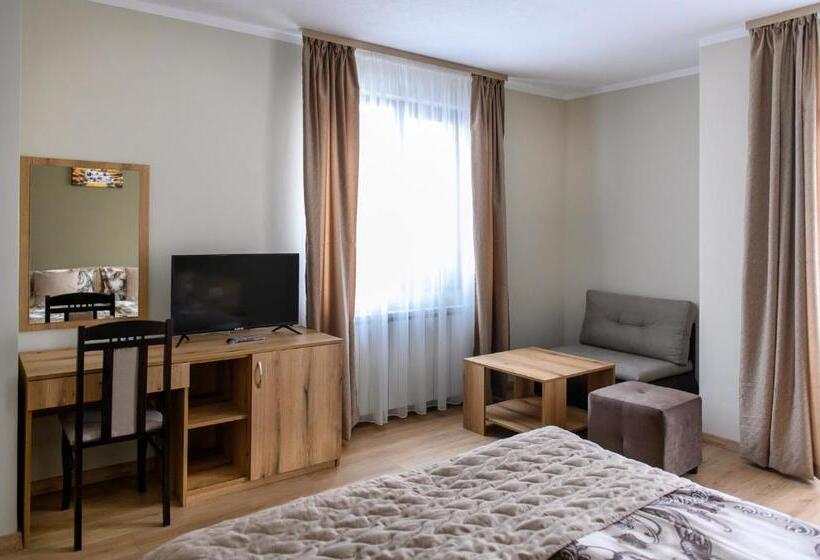 Hotel семеен хотел при вергил