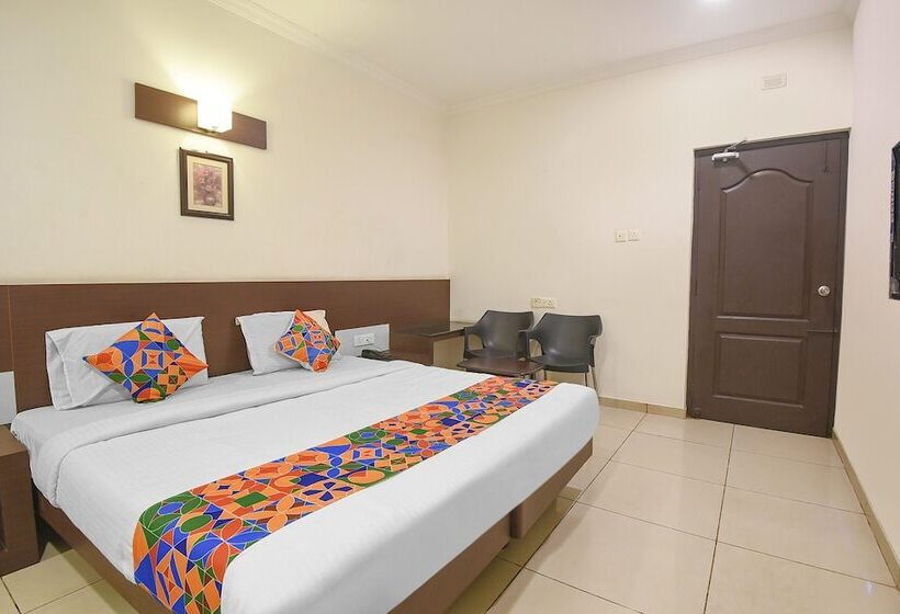 Fabhotel White Clouds