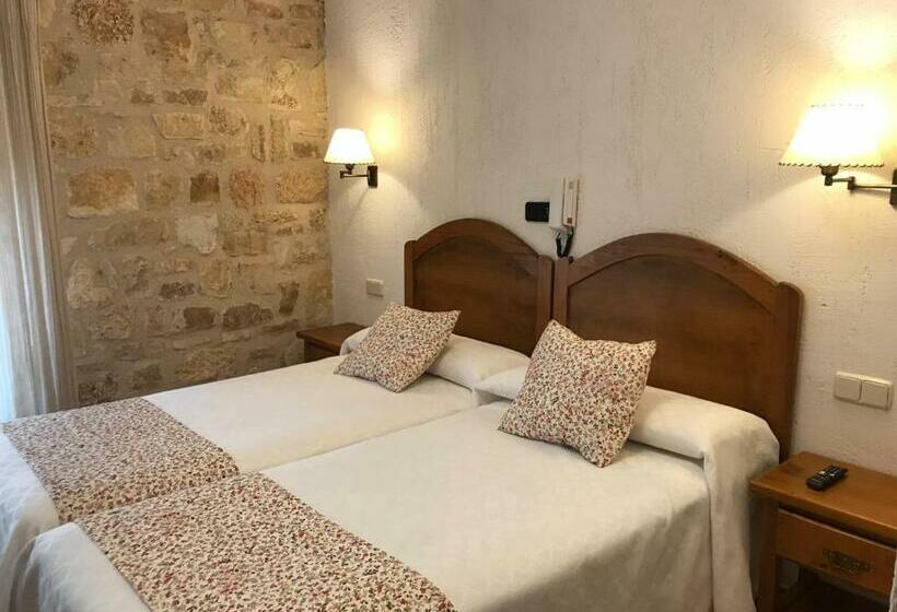 בית מלון כפרי Hostal Decerca Prádena