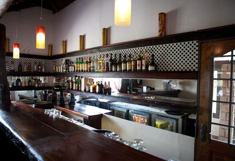 African Hills Safari Lodge & Spa