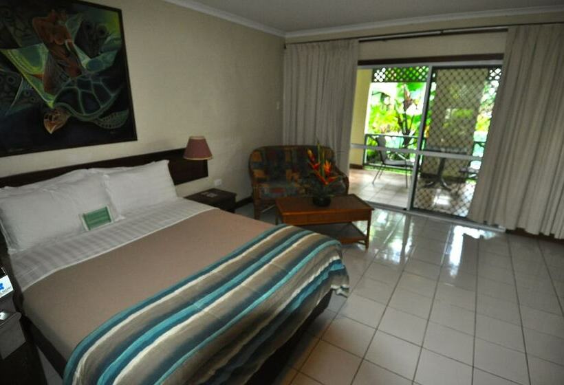 هتل Kalibobo Village