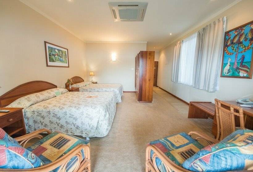 هتل Kalibobo Village