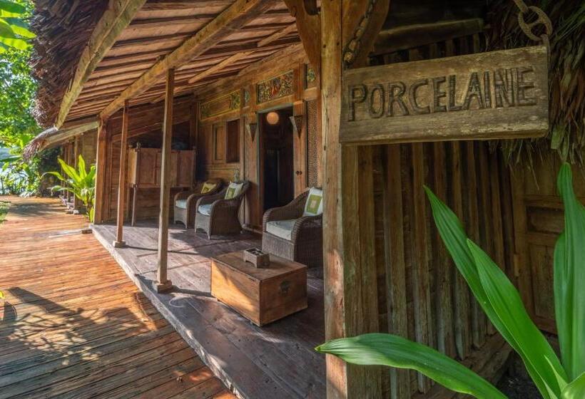 هتل Ratua Private Island Resort