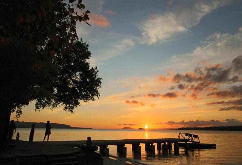 هتل Ratua Private Island Resort