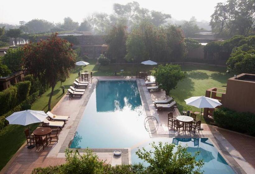 منتجع Lemon Tree Hotel, Tarudhan Valley, Manesar